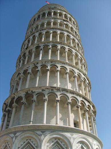 a picture of the Leaning Tower of Pisa